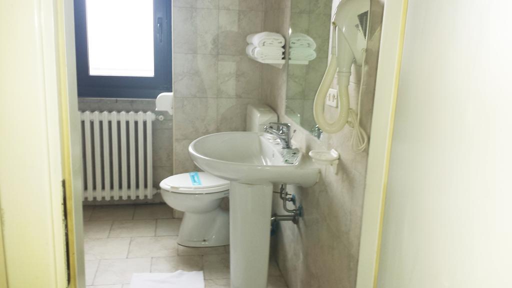 Hotel Cascata Pozzolo Formigaro Eksteriør billede
